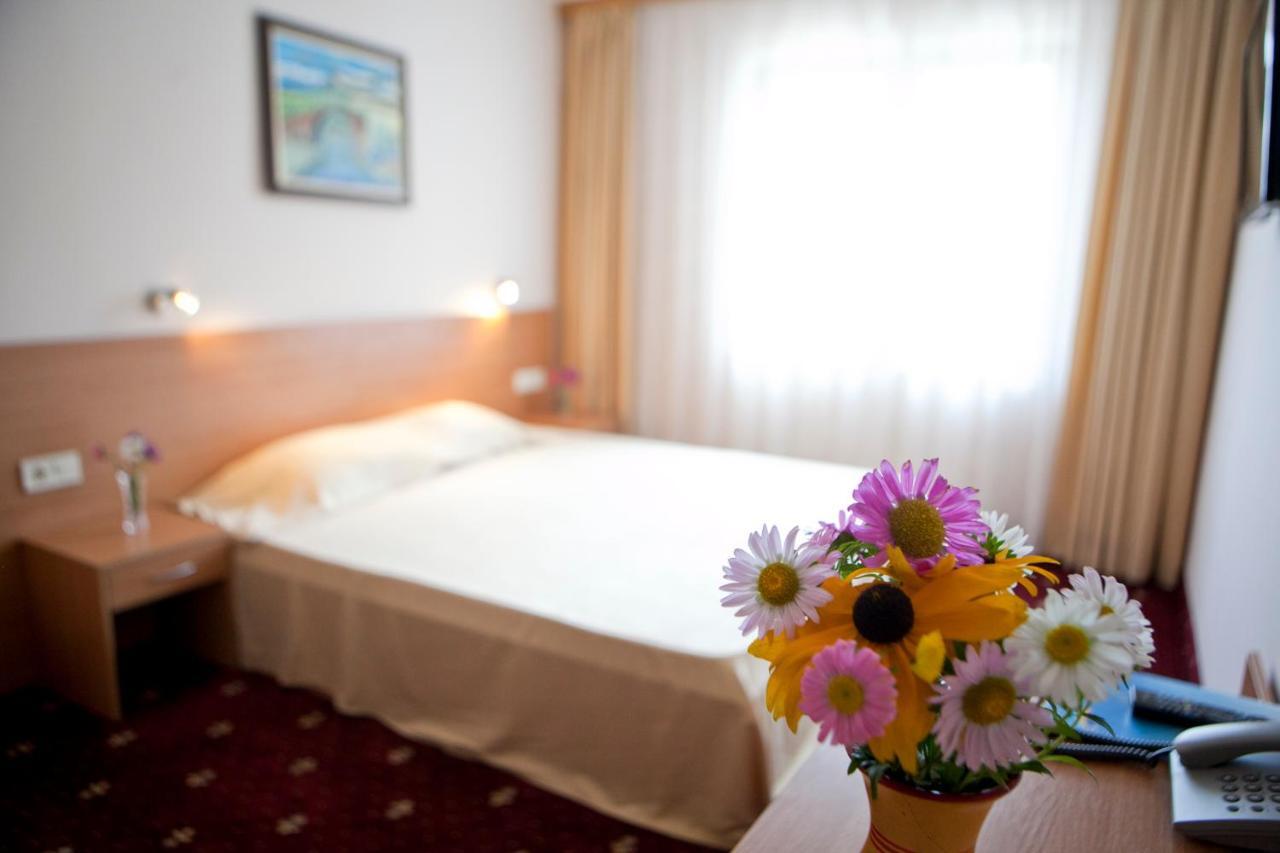 Hotel Coop Rozhen Pamporovo Dış mekan fotoğraf